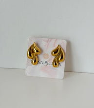 Load image into Gallery viewer, Thalia stud earrings